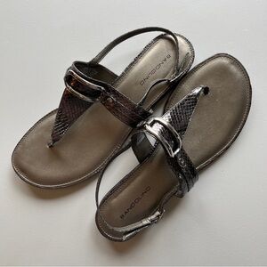Bandolino 9.5 Dark Pewter Metallic Snakeskin Strappy Buckle Sandals